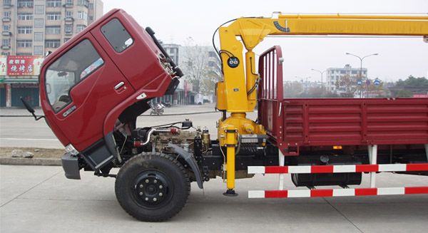 東風(fēng)福瑞卡隨車起重運(yùn)輸車